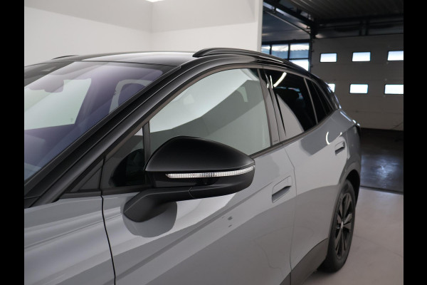 Volkswagen ID.4 LIMITED EDITION 52 kWh + SFEERVERLICHTING | ADAPTIVE CRUISE | CAMERA | STUUR/STOELVERWARMING