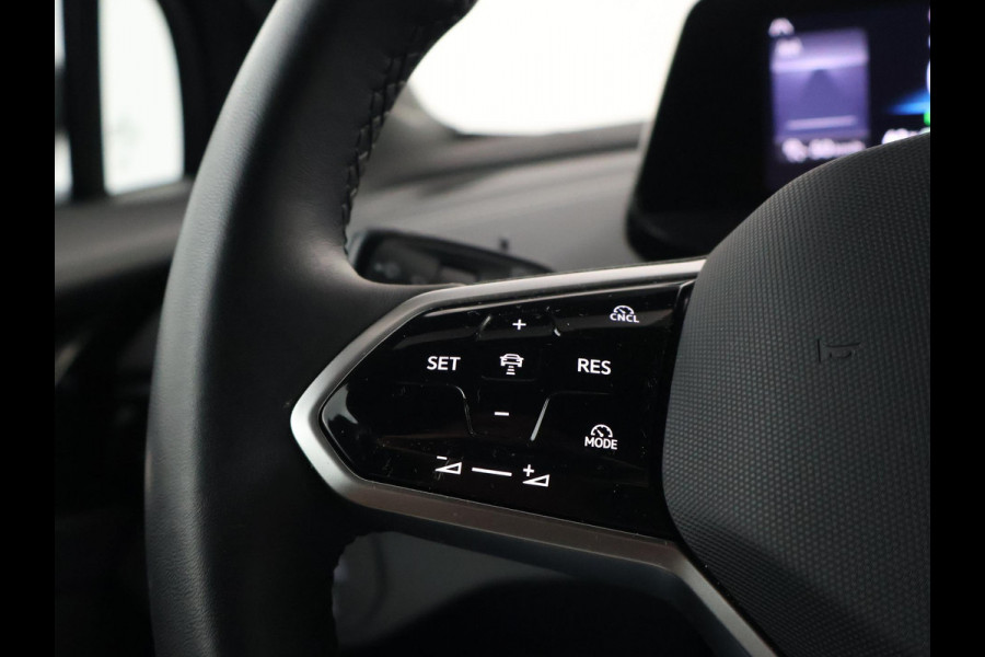Volkswagen ID.4 LIMITED EDITION 52 kWh + SFEERVERLICHTING | ADAPTIVE CRUISE | CAMERA | STUUR/STOELVERWARMING