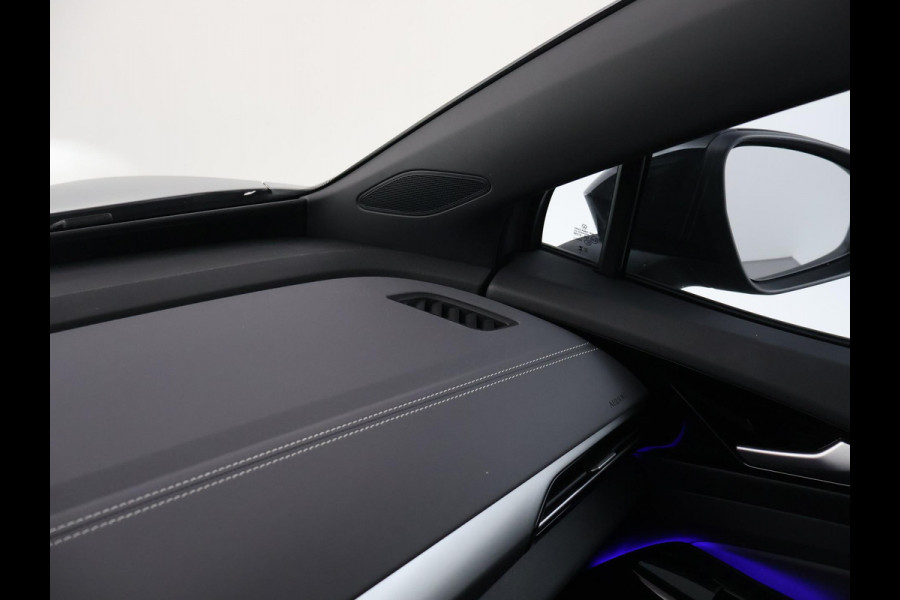 Volkswagen ID.4 LIMITED EDITION 52 kWh + SFEERVERLICHTING | ADAPTIVE CRUISE | CAMERA | STUUR/STOELVERWARMING