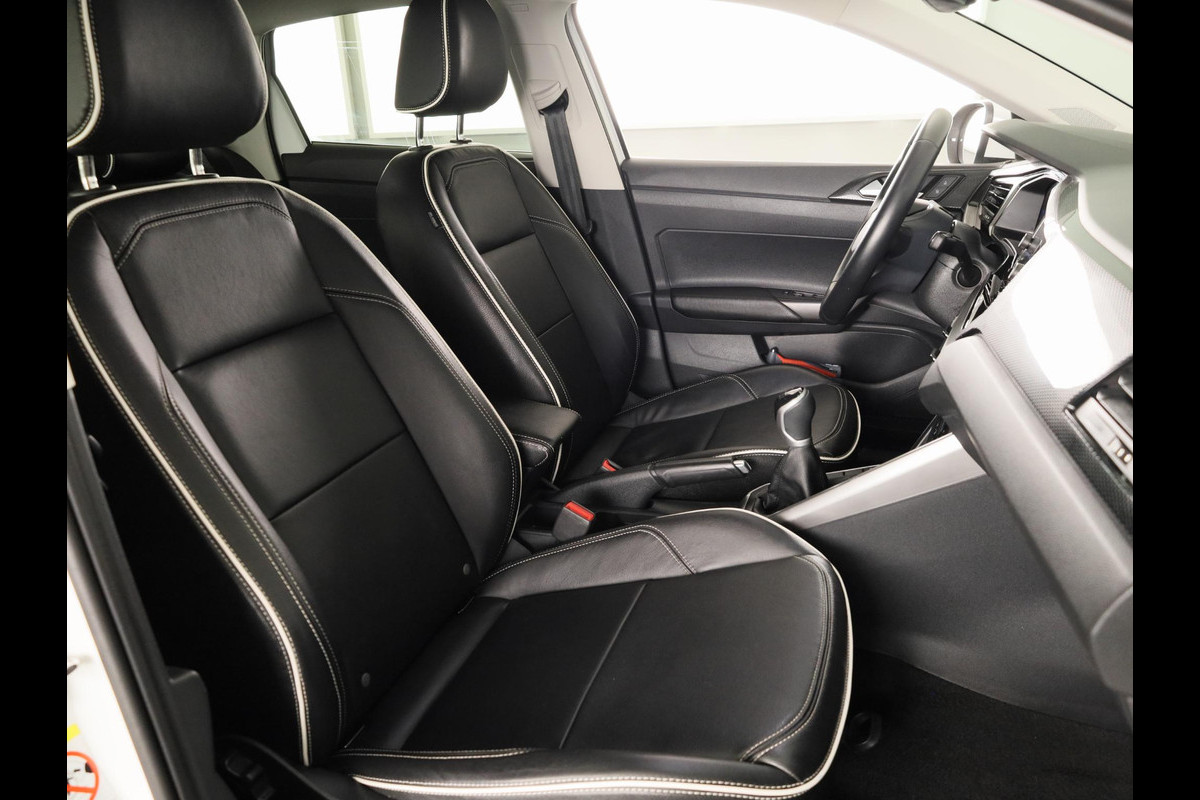 Volkswagen Taigo 1.0 TSI Life 95PK | Navigatie via app | Lederen Bekleding| Stoelverwarming l Camera | Keyless entry