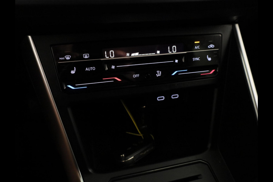 Volkswagen Taigo 1.0 TSI Life 95PK | Navigatie via app | Lederen Bekleding| Stoelverwarming l Camera | Keyless entry