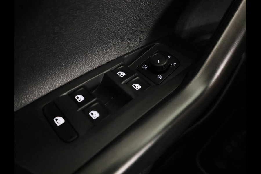 Volkswagen Taigo 1.0 TSI Life 95PK | Navigatie via app | Lederen Bekleding| Stoelverwarming l Camera | Keyless entry