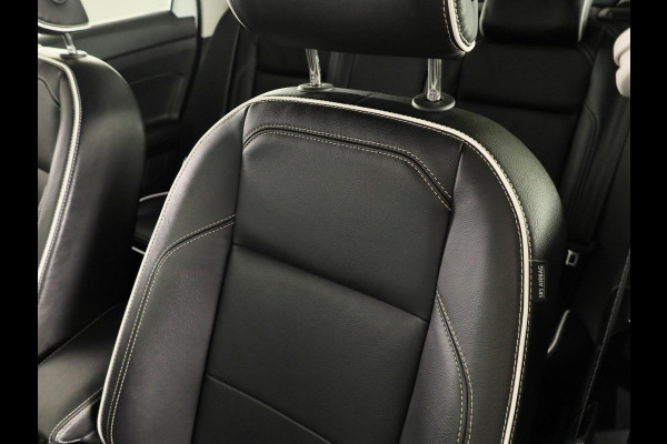 Volkswagen Taigo 1.0 TSI Life 95PK | Navigatie via app | Lederen Bekleding| Stoelverwarming l Camera | Keyless entry
