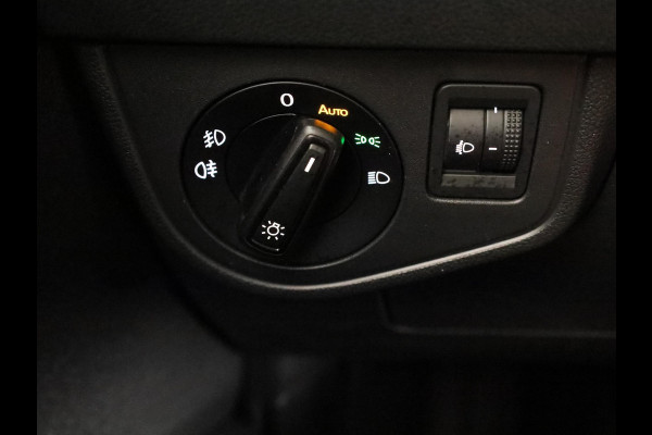 Volkswagen Taigo 1.0 TSI Life 95PK | Navigatie via app | Lederen Bekleding| Stoelverwarming l Camera | Keyless entry