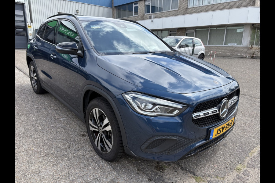 Mercedes-Benz GLA 250 e Hybride | Business Solution Luxery Limited