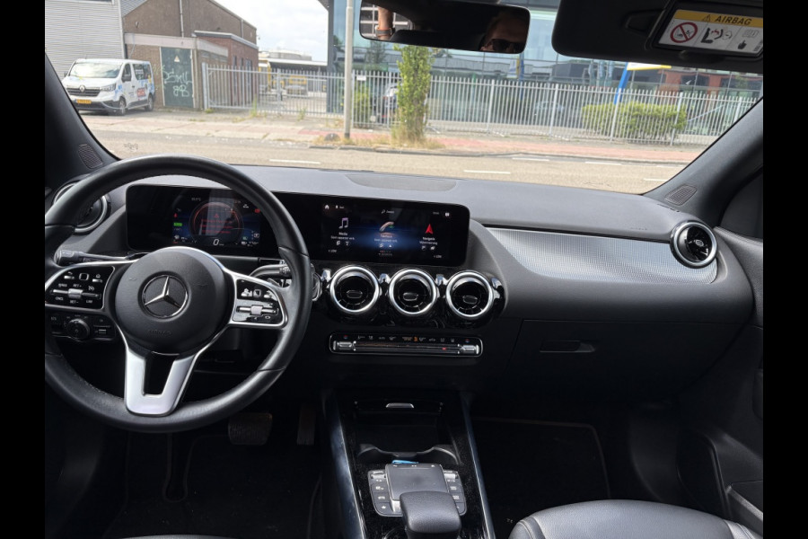 Mercedes-Benz GLA 250 e Hybride | Business Solution Luxery Limited