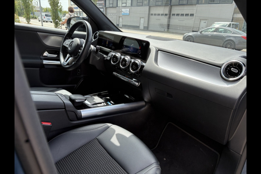 Mercedes-Benz GLA 250 e Hybride | Business Solution Luxery Limited
