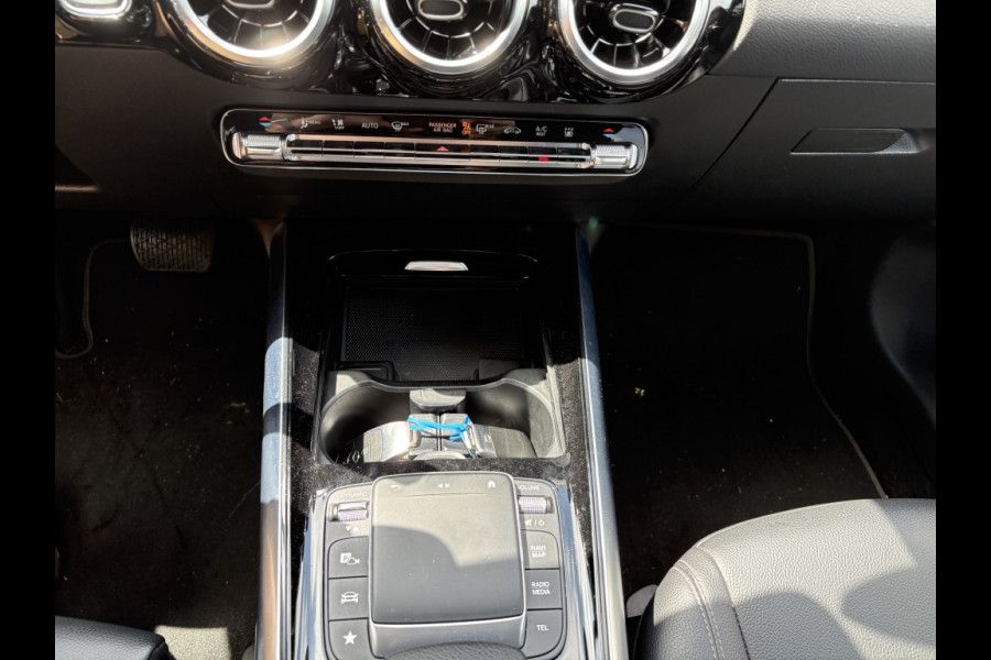 Mercedes-Benz GLA 250 e Hybride | Business Solution Luxery Limited