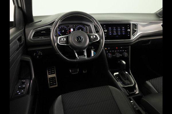 Volkswagen T-Roc 1.5 TSI R-Line 150 pk Automaat (DSG) | Navigatie via App | Panoramadak | 18"LM Velgen | Digitale Dashboard |Parkeersensoren | Adaptieve cruise control | Stoelverwarming | R-Line |