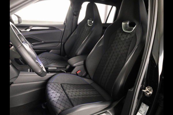 Volkswagen Tiguan 1.5 eHybrid R-Line Edition 204 pk Automaat (DSG) | Verlengde garantie | Navigatie | Panoramadak | Parkeersensoren (Park assist) | Achteruitrijcamera | Stoelverwarming v/a | R-Line |