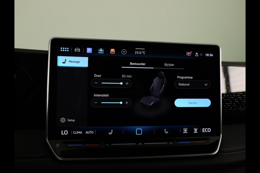 Volkswagen Tiguan 1.5 eHybrid R-Line Edition 204 pk Automaat (DSG) | Verlengde garantie | Navigatie | Panoramadak | Parkeersensoren (Park assist) | Achteruitrijcamera | Stoelverwarming v/a | R-Line |