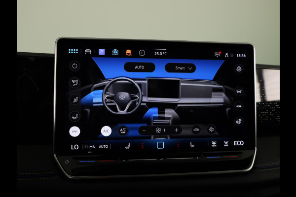 Volkswagen Tiguan 1.5 eHybrid R-Line Edition 204 pk Automaat (DSG) | Verlengde garantie | Navigatie | Panoramadak | Parkeersensoren (Park assist) | Achteruitrijcamera | Stoelverwarming v/a | R-Line |