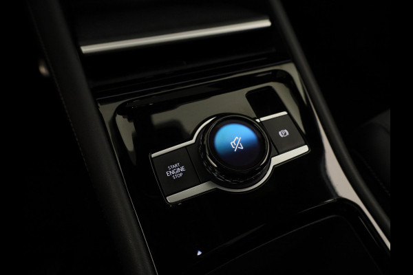 Volkswagen Tiguan 1.5 eHybrid R-Line Edition 204 pk Automaat (DSG) | Verlengde garantie | Navigatie | Panoramadak | Parkeersensoren (Park assist) | Achteruitrijcamera | Stoelverwarming v/a | R-Line |