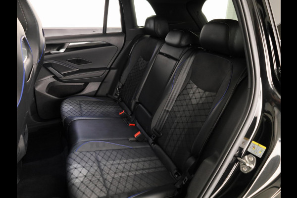 Volkswagen Tiguan 1.5 eHybrid R-Line Edition 204 pk Automaat (DSG) | Verlengde garantie | Navigatie | Panoramadak | Parkeersensoren (Park assist) | Achteruitrijcamera | Stoelverwarming v/a | R-Line |