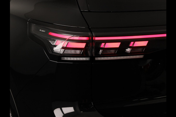 Volkswagen Tiguan 1.5 eHybrid R-Line Edition 204 pk Automaat (DSG) | Verlengde garantie | Navigatie | Panoramadak | Parkeersensoren (Park assist) | Achteruitrijcamera | Stoelverwarming v/a | R-Line |