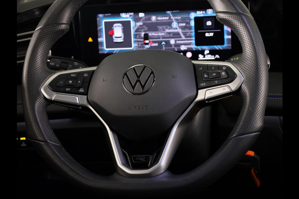 Volkswagen Tiguan 1.5 eHybrid R-Line Edition 204 pk Automaat (DSG) | Verlengde garantie | Navigatie | Panoramadak | Parkeersensoren (Park assist) | Achteruitrijcamera | Stoelverwarming v/a | R-Line |