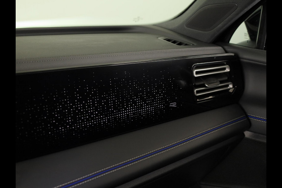 Volkswagen Tiguan 1.5 eHybrid R-Line Edition 204 pk Automaat (DSG) | Verlengde garantie | Navigatie | Panoramadak | Parkeersensoren (Park assist) | Achteruitrijcamera | Stoelverwarming v/a | R-Line |