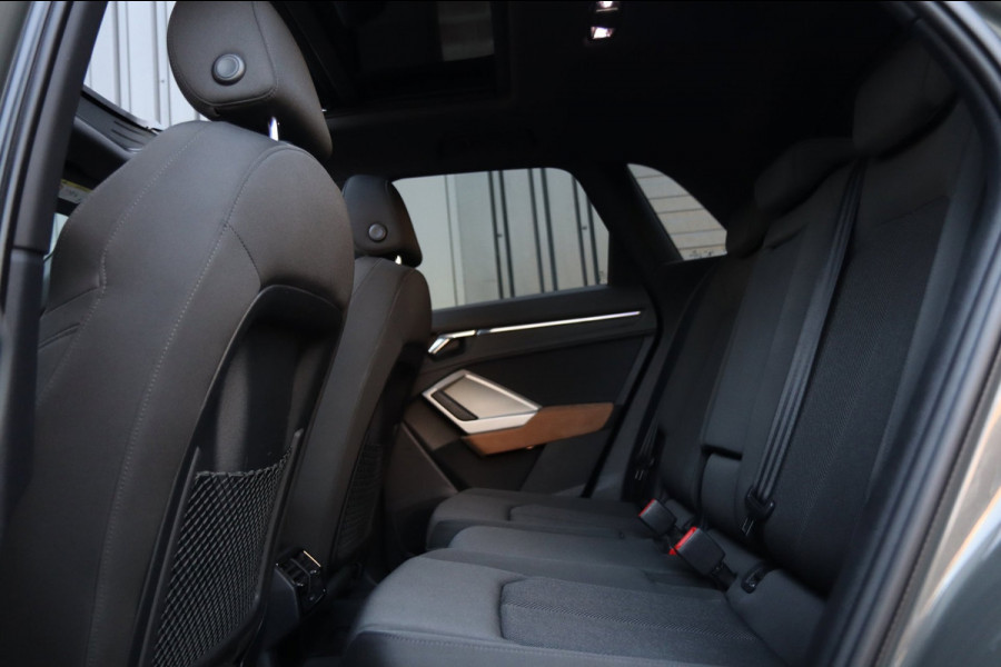 Audi Q3 40 TFSI Quattro S-Line / PANO / VIRTUAL / ACC / 360 / KEYLESS / 20'