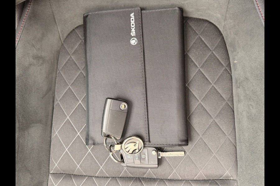 Škoda Fabia 1.0 TSI Monte Carlo Pano LED CarPlay 17' Stoelverwarming
