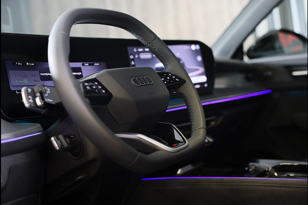 Audi Q3 1.5 200kW e-hybrid S Line / Head Up / Sonos / Memory / 360 Camera / Acc / Lane Assist / Dode Hoek / Open Pano / 20 Inch