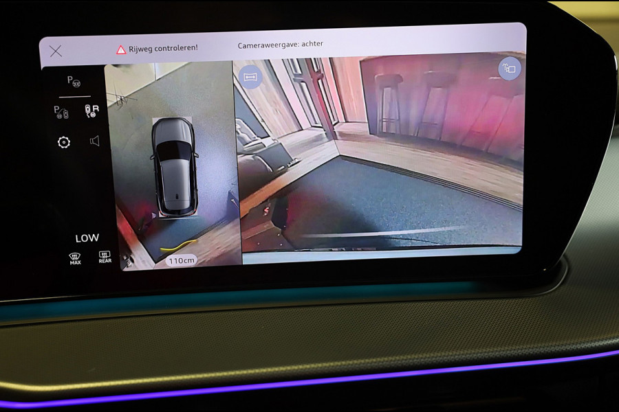 Audi Q3 1.5 200kW e-hybrid S Line / Head Up / Sonos / Memory / 360 Camera / Acc / Lane Assist / Dode Hoek / Open Pano / 20 Inch