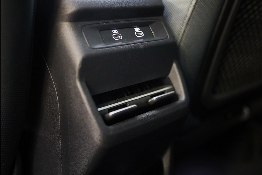 Audi Q3 1.5 200kW e-hybrid S Line / Head Up / Sonos / Memory / 360 Camera / Acc / Lane Assist / Dode Hoek / Open Pano / 20 Inch