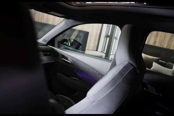 Audi Q3 1.5 200kW e-hybrid S Line / Head Up / Sonos / Memory / 360 Camera / Acc / Lane Assist / Dode Hoek / Open Pano / 20 Inch