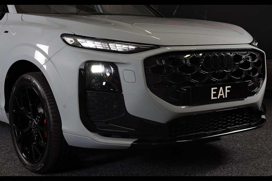 Audi Q3 1.5 200kW e-hybrid S Line / Head Up / Sonos / Memory / 360 Camera / Acc / Lane Assist / Dode Hoek / Open Pano / 20 Inch