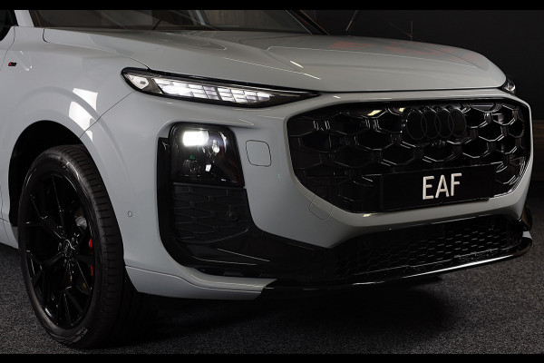Audi Q3 1.5 200kW e-hybrid S Line / Head Up / Sonos / Memory / 360 Camera / Acc / Lane Assist / Dode Hoek / Open Pano / 20 Inch
