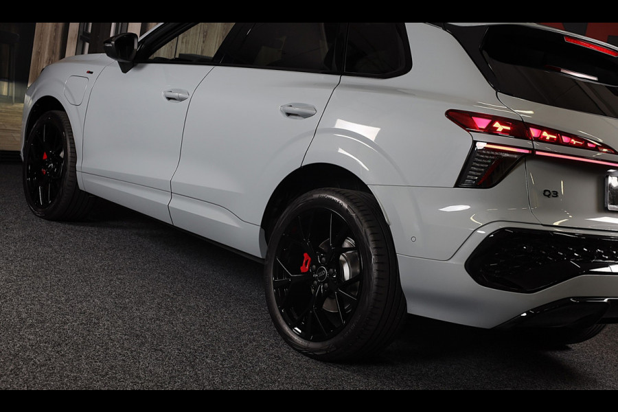 Audi Q3 1.5 200kW e-hybrid S Line / Head Up / Sonos / Memory / 360 Camera / Acc / Lane Assist / Dode Hoek / Open Pano / 20 Inch