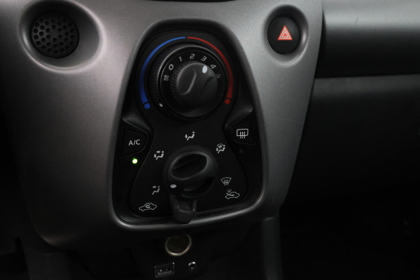 Toyota Aygo 1.0 VVT-i x-play 5 Deurs, Camera,
