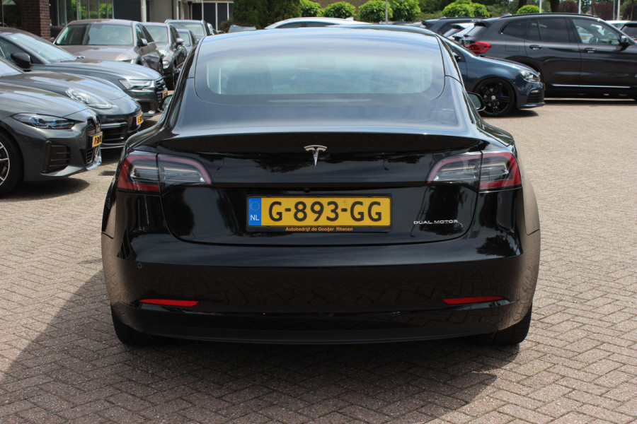 Tesla Model 3 Long Range AWD 75 kWh / SoH 86,8% / Trekhaak / Autopilot / Panoramadak / Camera / Premium Audio / 18'' / Leder / Stoel+Stuurverwarming / ACC