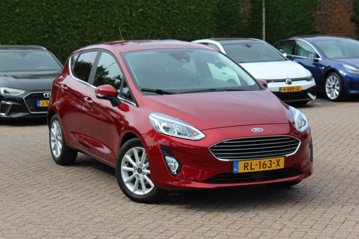 Ford Fiesta 1.0 EcoBoost Titanium / Trekhaak / Camera / Navigatie / 16'' / B&O / DAB / Stoel+Stuurverwarming / Cruise Control Adaptief