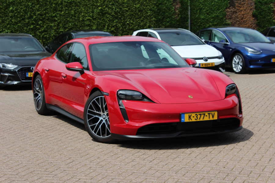 Porsche Taycan 79 kWh / SoH 92,4 % / 1e Eign. / Camera / Luchtvering / Sportchrono / 20'' / Leder / Comfortstoelen / CarPlay / Stoelverwarming / DAB / Cruise Control