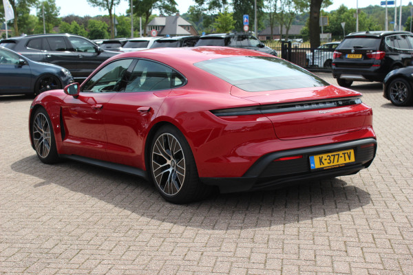 Porsche Taycan 79 kWh / SoH 92,4 % / 1e Eign. / Camera / Luchtvering / Sportchrono / 20'' / Leder / Comfortstoelen / CarPlay / Stoelverwarming / DAB / Cruise Control