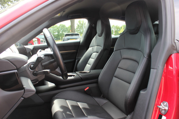 Porsche Taycan 79 kWh / SoH 92,4 % / 1e Eign. / Camera / Luchtvering / Sportchrono / 20'' / Leder / Comfortstoelen / CarPlay / Stoelverwarming / DAB / Cruise Control