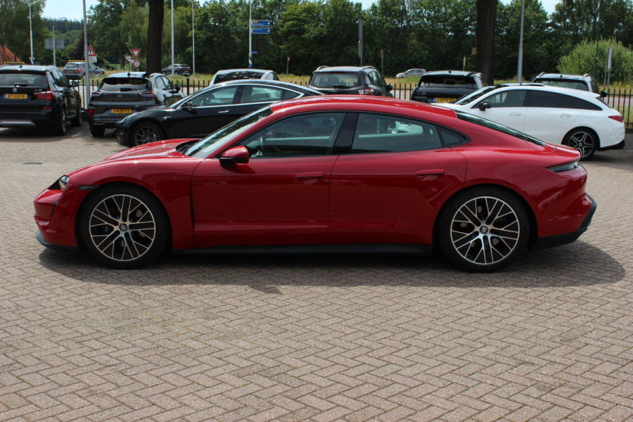Porsche Taycan 79 kWh / SoH 92,4 % / 1e Eign. / Camera / Luchtvering / Sportchrono / 20'' / Leder / Comfortstoelen / CarPlay / Stoelverwarming / DAB / Cruise Control