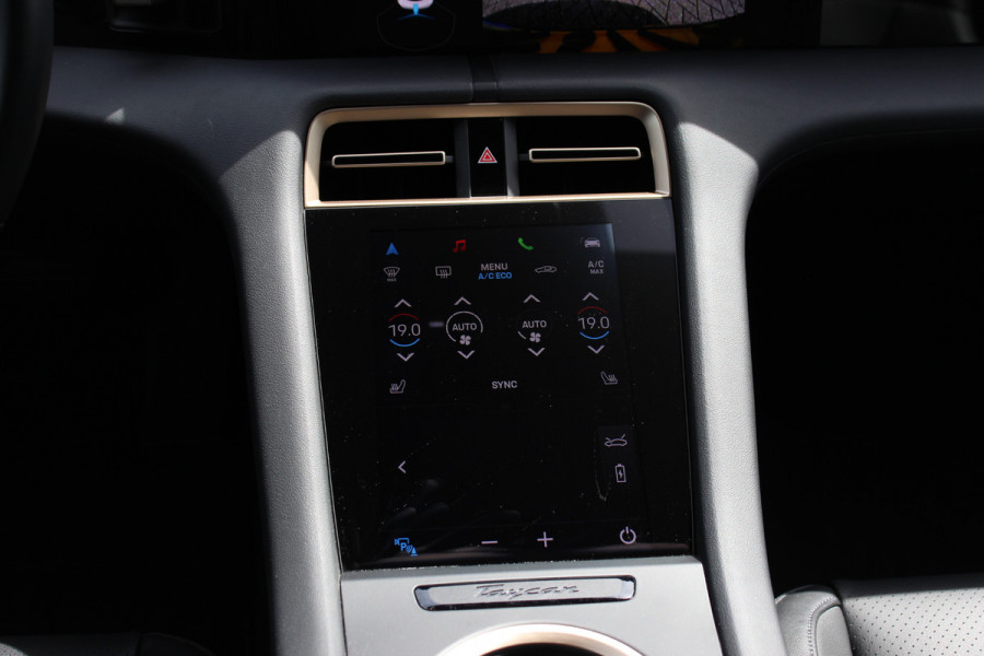 Porsche Taycan 79 kWh / SoH 92,4 % / 1e Eign. / Camera / Luchtvering / Sportchrono / 20'' / Leder / Comfortstoelen / CarPlay / Stoelverwarming / DAB / Cruise Control