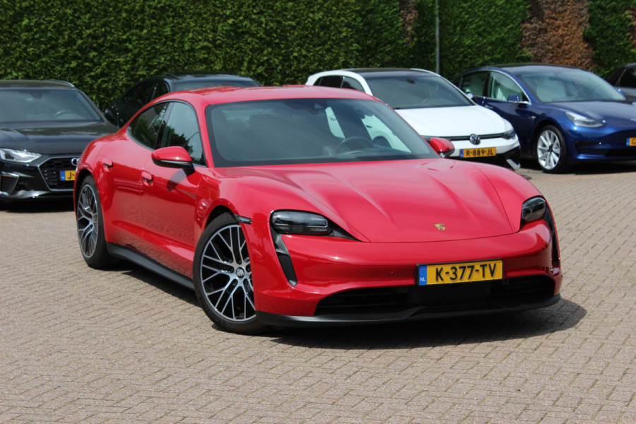 Porsche Taycan 79 kWh / SoH 92,4 % / 1e Eign. / Camera / Luchtvering / Sportchrono / 20'' / Leder / Comfortstoelen / CarPlay / Stoelverwarming / DAB / Cruise Control