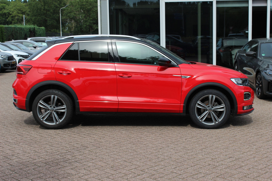 Volkswagen T-Roc 1.5 TSI Sport Business R / Camera / CarPlay / Virtual Cockpit / Sportstoelen / 18'' / LED / DAB / ACC