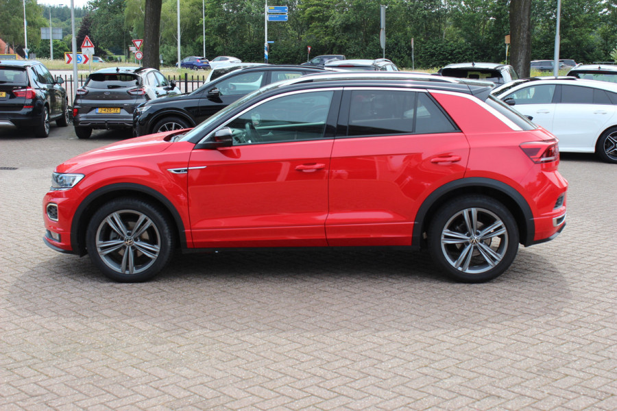 Volkswagen T-Roc 1.5 TSI Sport Business R / Camera / CarPlay / Virtual Cockpit / Sportstoelen / 18'' / LED / DAB / ACC
