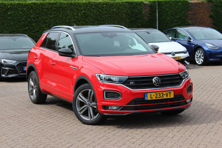 Volkswagen T-Roc 1.5 TSI Sport Business R / Camera / CarPlay / Virtual Cockpit / Sportstoelen / 18'' / LED / DAB / ACC