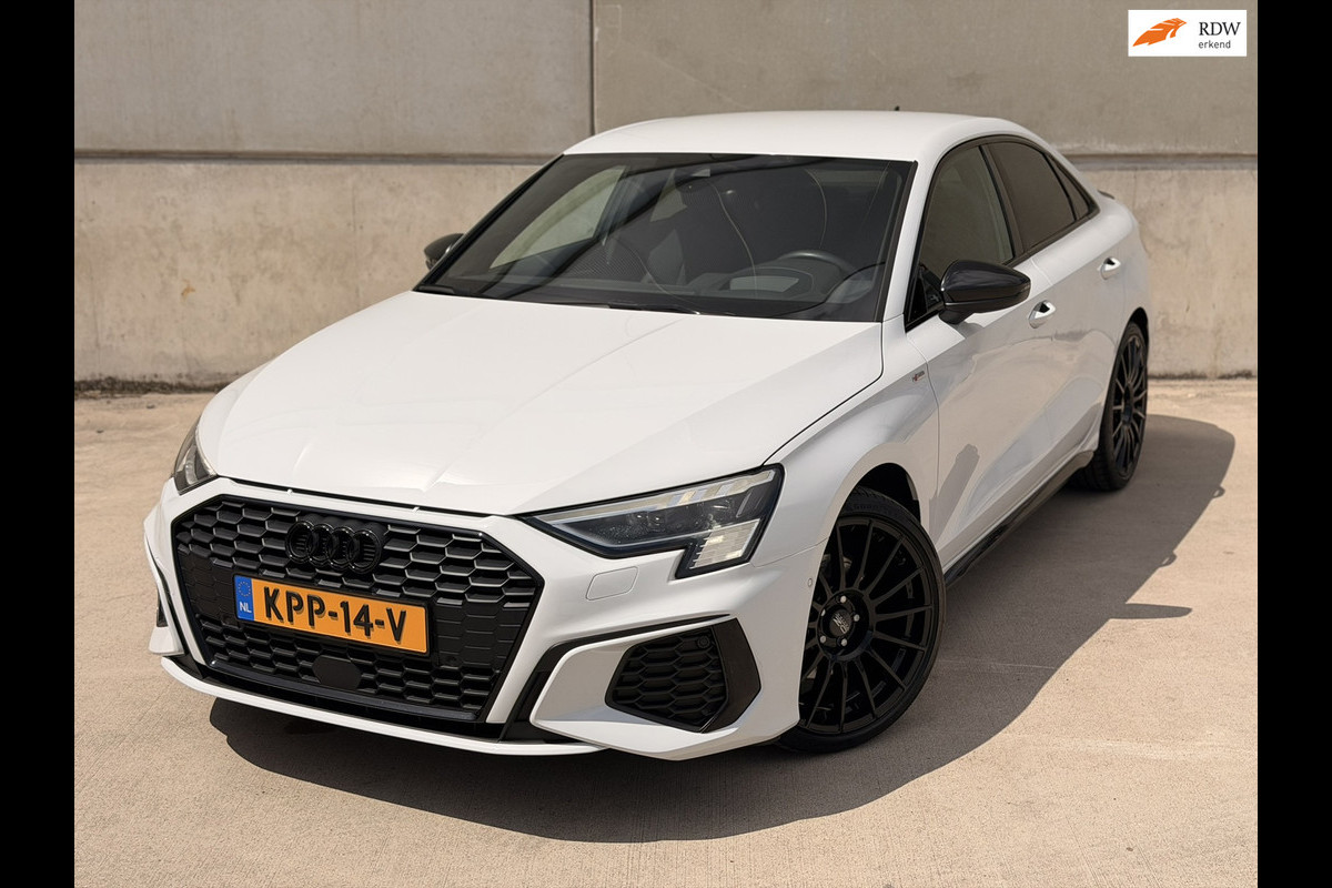 Audi A3 Limousine 35 TFSI S-Line S-tronic 19' OZ B&O HUD Sfeerverlichting