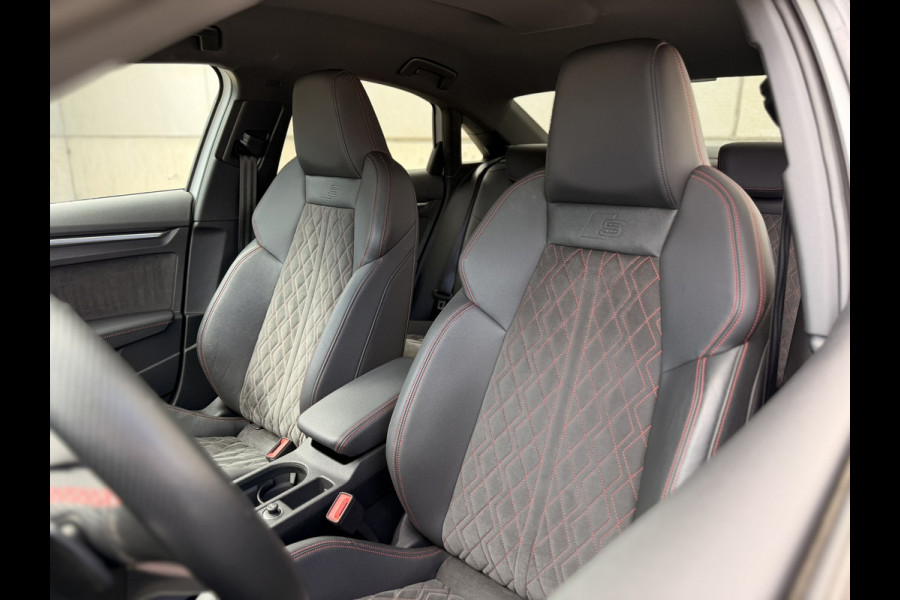 Audi A3 Limousine 35 TFSI S-Line S-tronic 19' OZ B&O HUD Sfeerverlichting