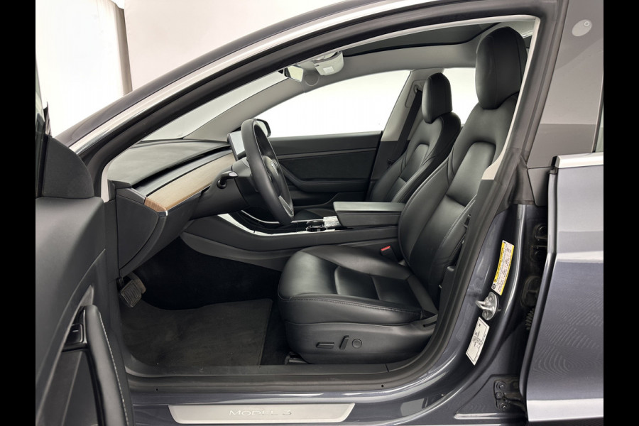Tesla Model 3 Standard RWD Plus 60 kWh [ 3-Fase ]{SOH-98%} (INCL-BTW) Aut. *PANO | AUTOPILOT | LEATHER | KEYLESS | FULL-LED | MEMORY-PACK | TOPVIEW | DAB | CARPLAY | DIGI-COCKPIT | LANE-ASSIST | COMFORTSEATS | 19"ALU*