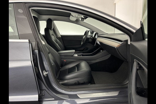 Tesla Model 3 Standard RWD Plus 60 kWh [ 3-Fase ]{SOH-98%} (INCL-BTW) Aut. *PANO | AUTOPILOT | LEATHER | KEYLESS | FULL-LED | MEMORY-PACK | TOPVIEW | DAB | CARPLAY | DIGI-COCKPIT | LANE-ASSIST | COMFORTSEATS | 19"ALU*