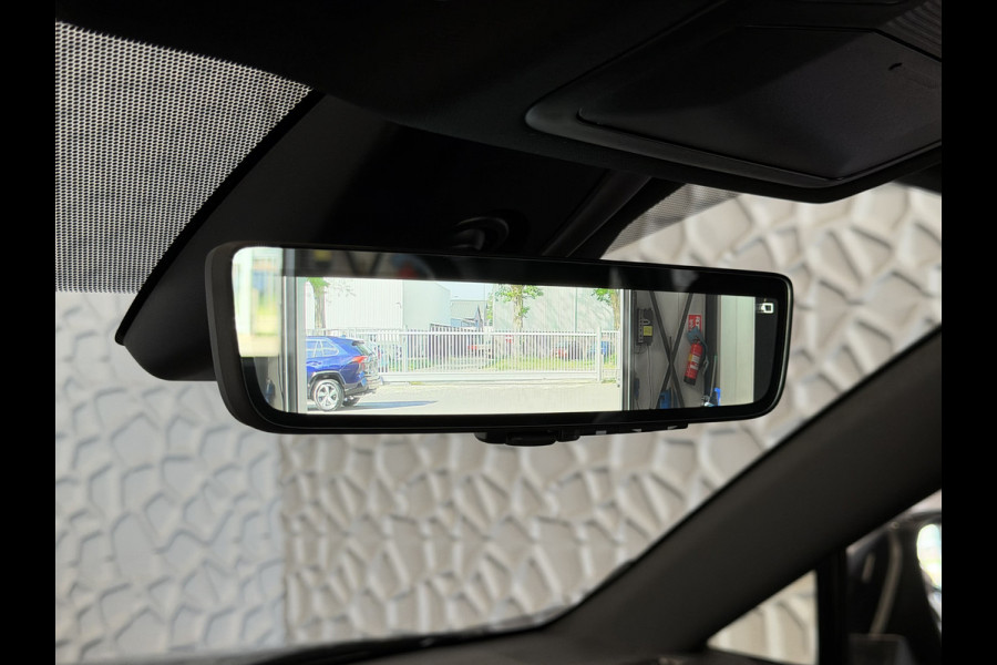 Toyota RAV4 2.5 PHEV AWD 306PK ✅gloednieuw ✅ | Trekgew. 1500KG | Head-up display | Camera | Full LED | Elektrische achterklep | Stuur/Stoelv PHEV PLUG IN