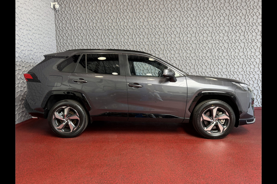 Toyota RAV4 2.5 PHEV AWD 306PK ✅gloednieuw ✅ | Trekgew. 1500KG | Head-up display | Camera | Full LED | Elektrische achterklep | Stuur/Stoelv PHEV PLUG IN