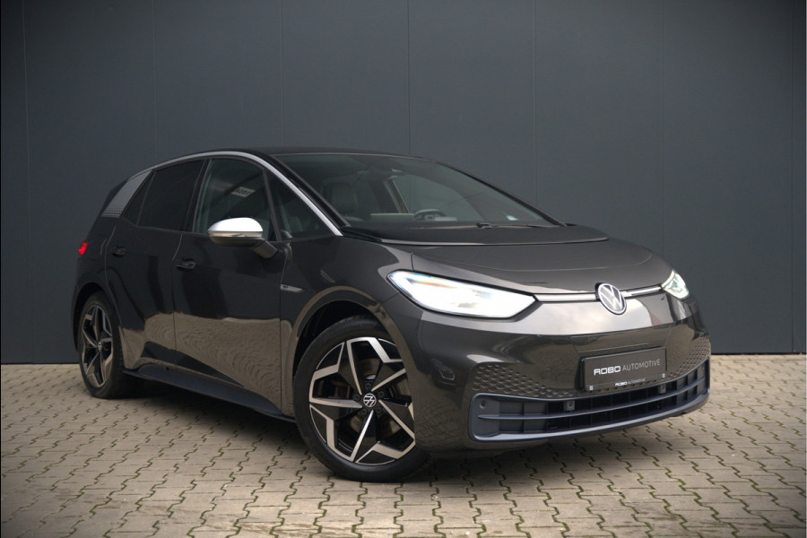 Volkswagen ID.3 First Plus 58 kWh | Stoelverwarming | Stuurverwarming | Camera | Adaptive Cruise Control | Navigatie | Keyless | Parkeersensoren | LED | Apple Carplay | NAP | SOH 93,02%