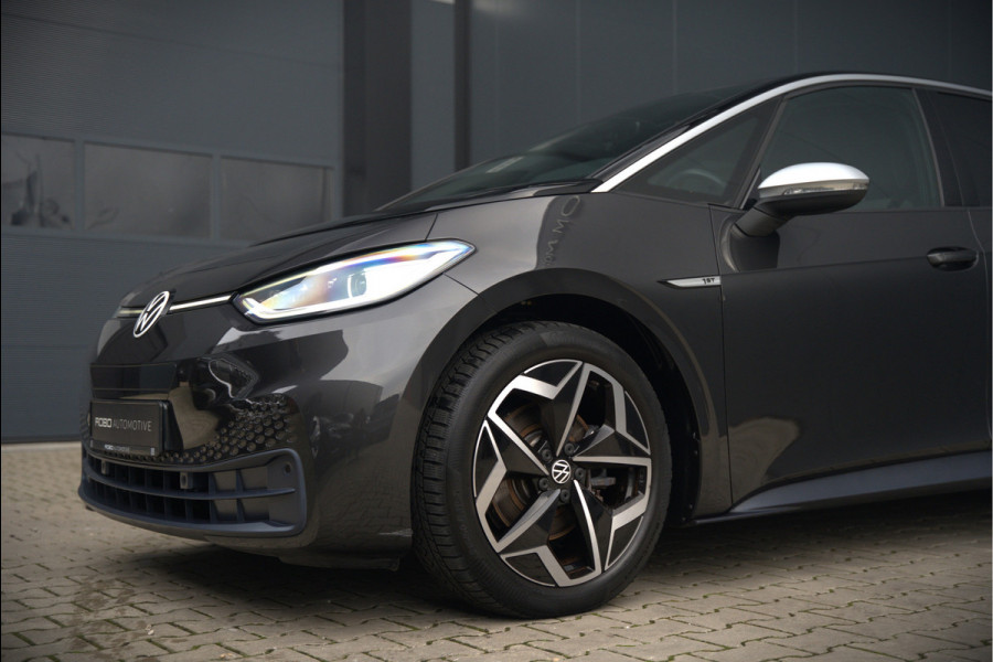 Volkswagen ID.3 First Plus 58 kWh | Stoelverwarming | Stuurverwarming | Camera | Adaptive Cruise Control | Navigatie | Keyless | Parkeersensoren | LED | Apple Carplay | NAP | SOH 93,02%